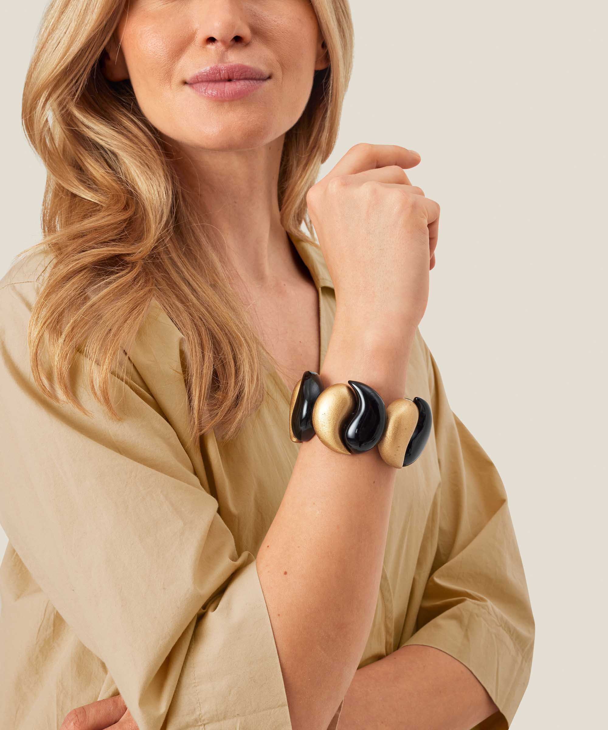 bracelet élastique avec éléments noirs et dorés, Gold