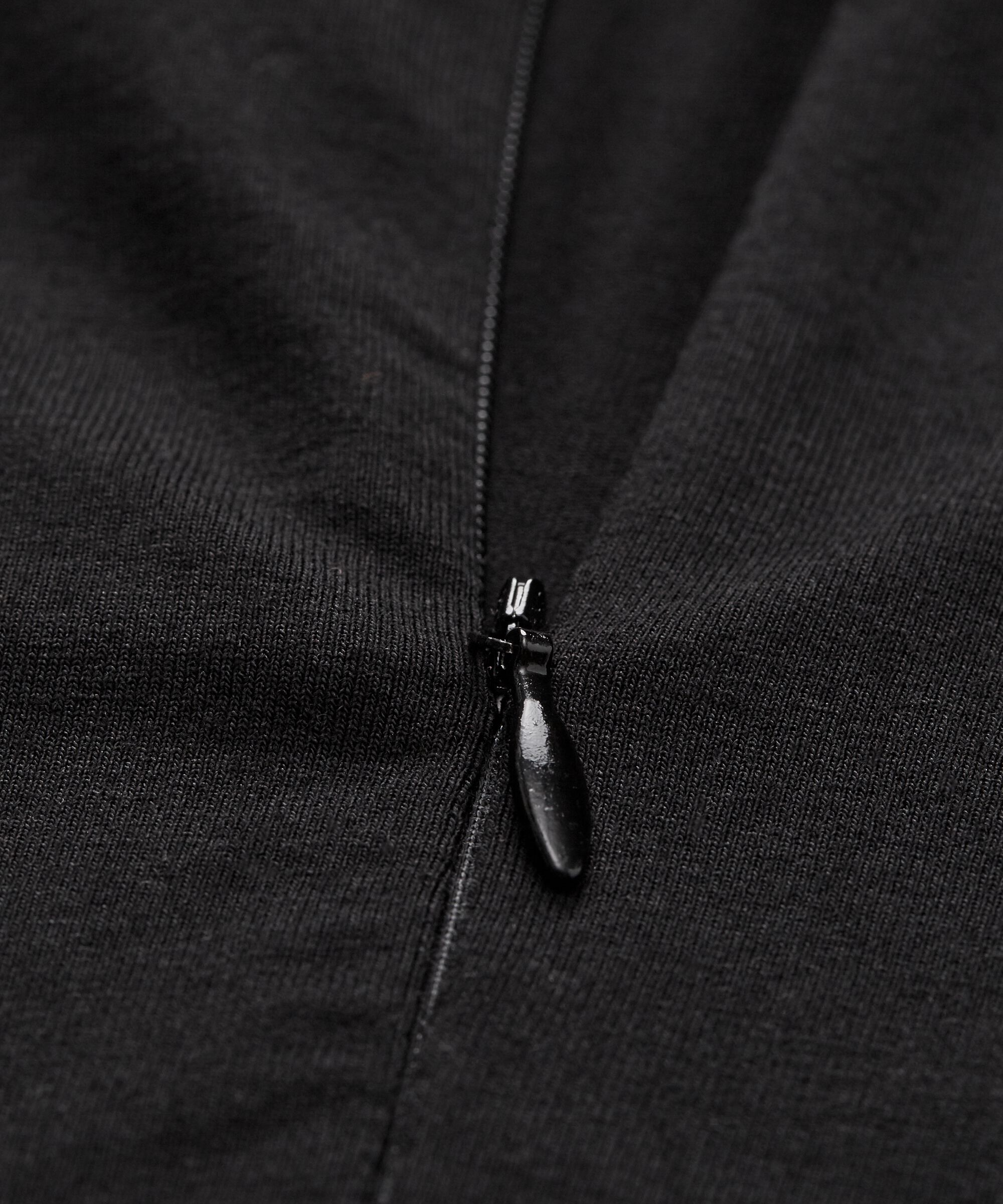 robe en jersey à manches longues avec zip au cou, Black