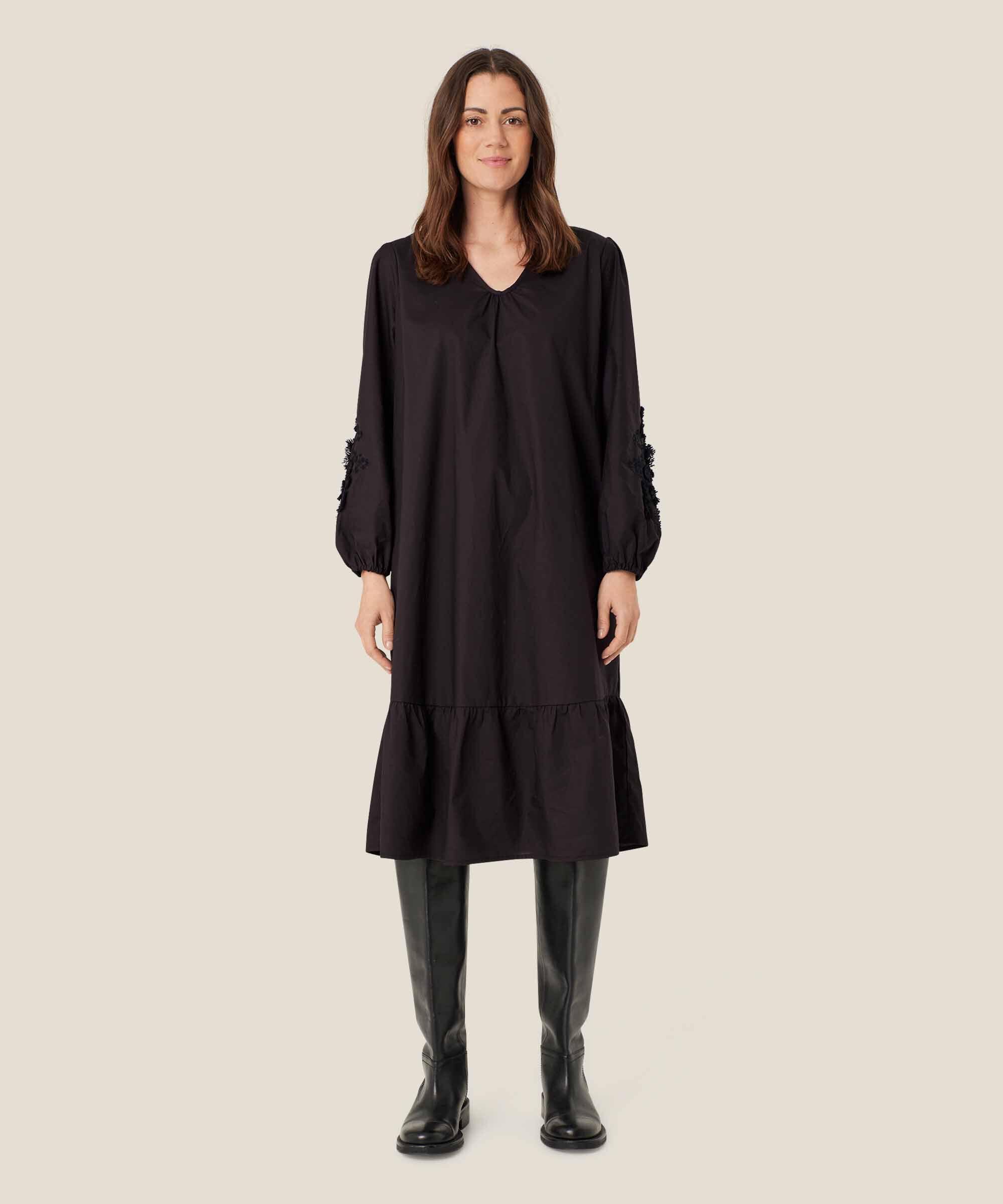 robe avec col en V et détails floraux, Black