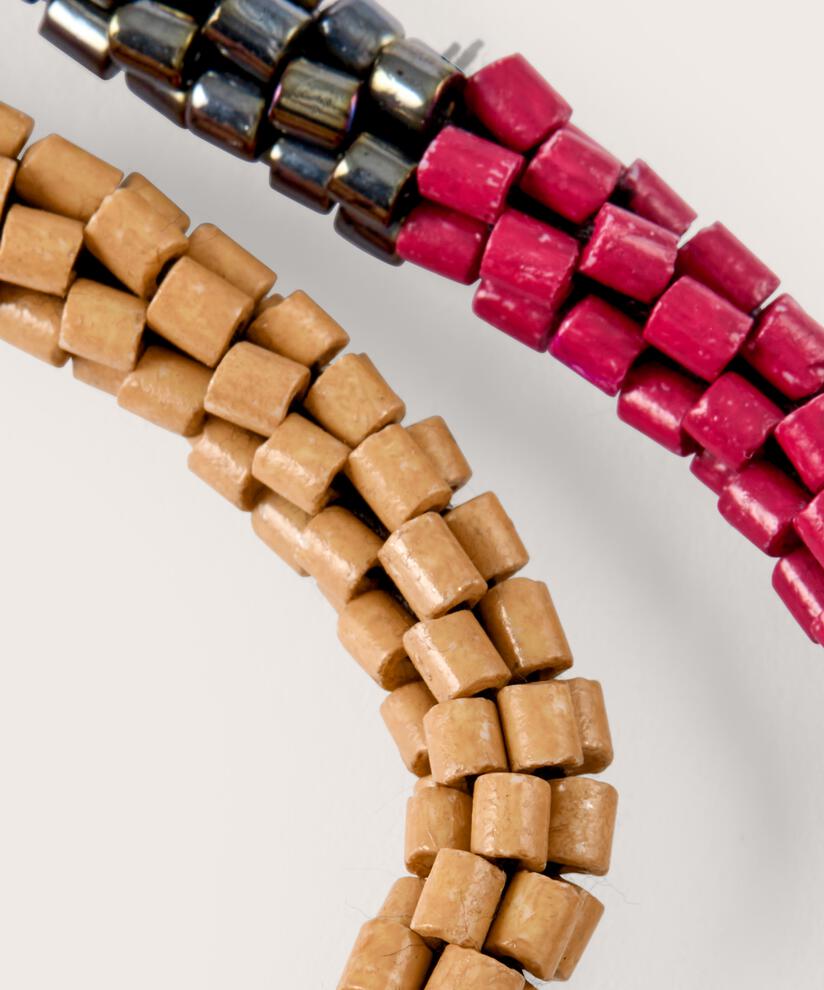 collier long avec petites perles de couleurs, Fuchsia Red