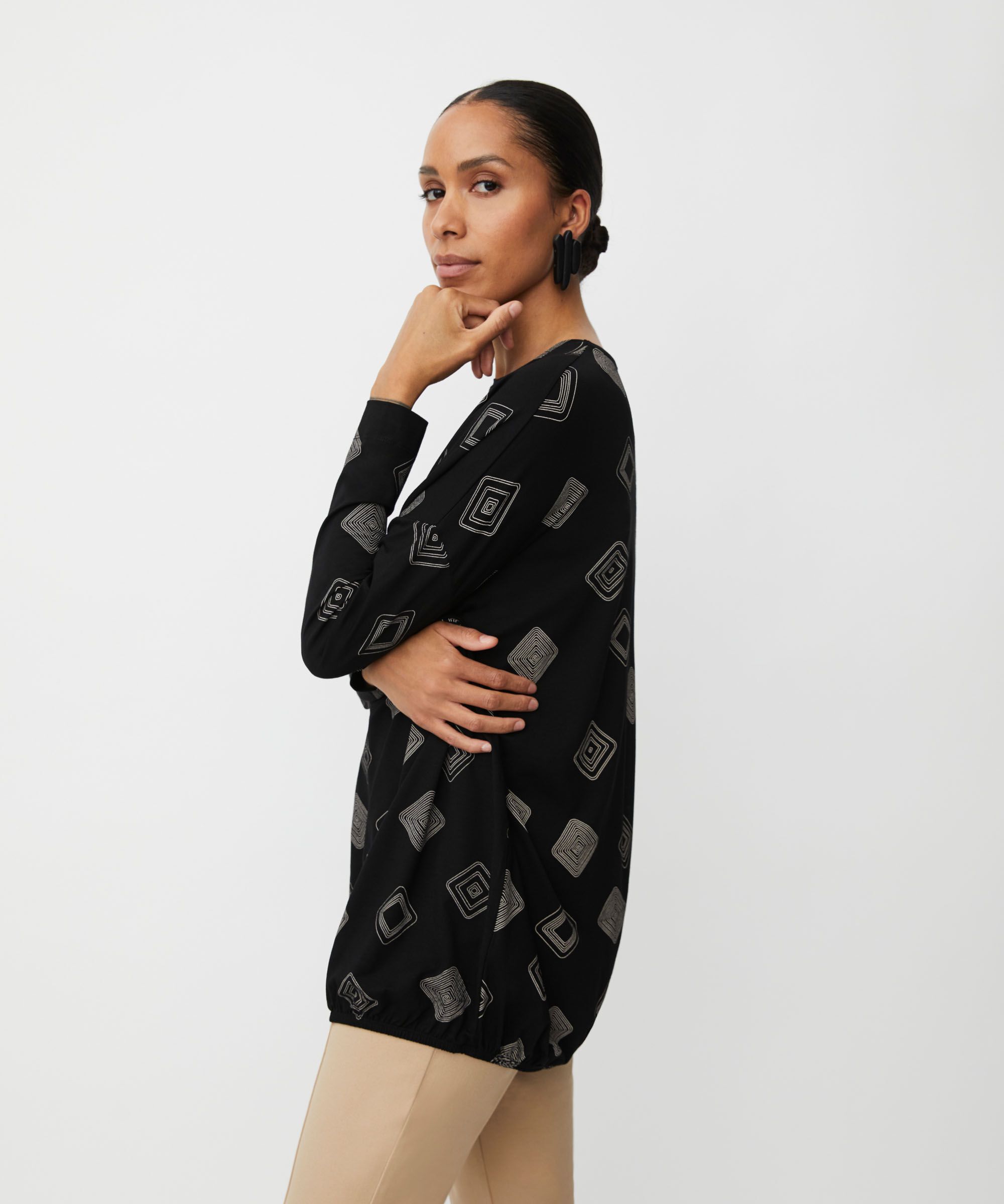 top en jersey imprimé avec ourlet élastiqué, Black