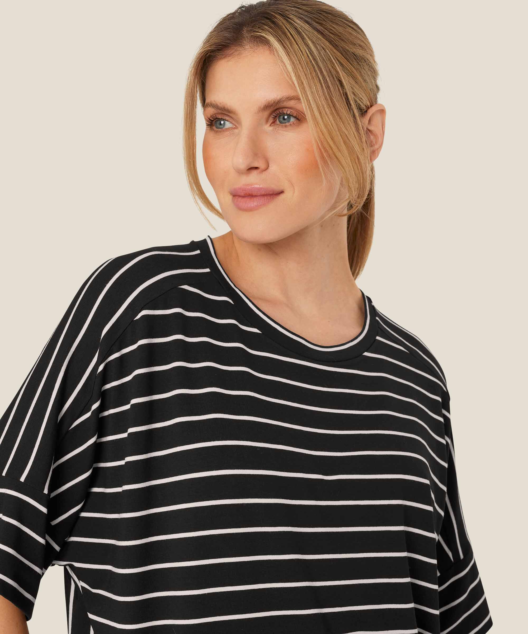 t-shirt rayé à col rond, Black