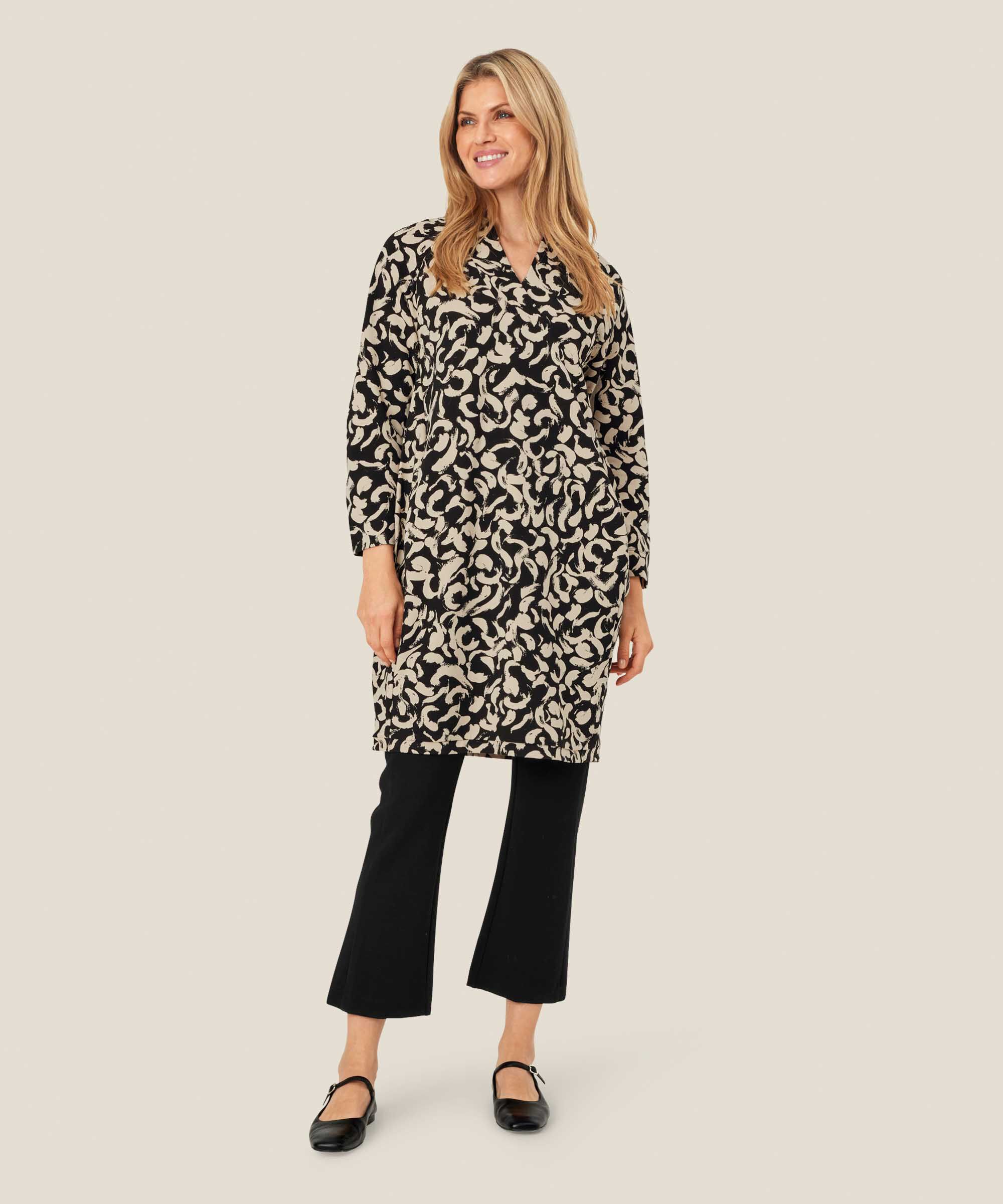 tunique en jersey avec col en V et poches fendues, Black