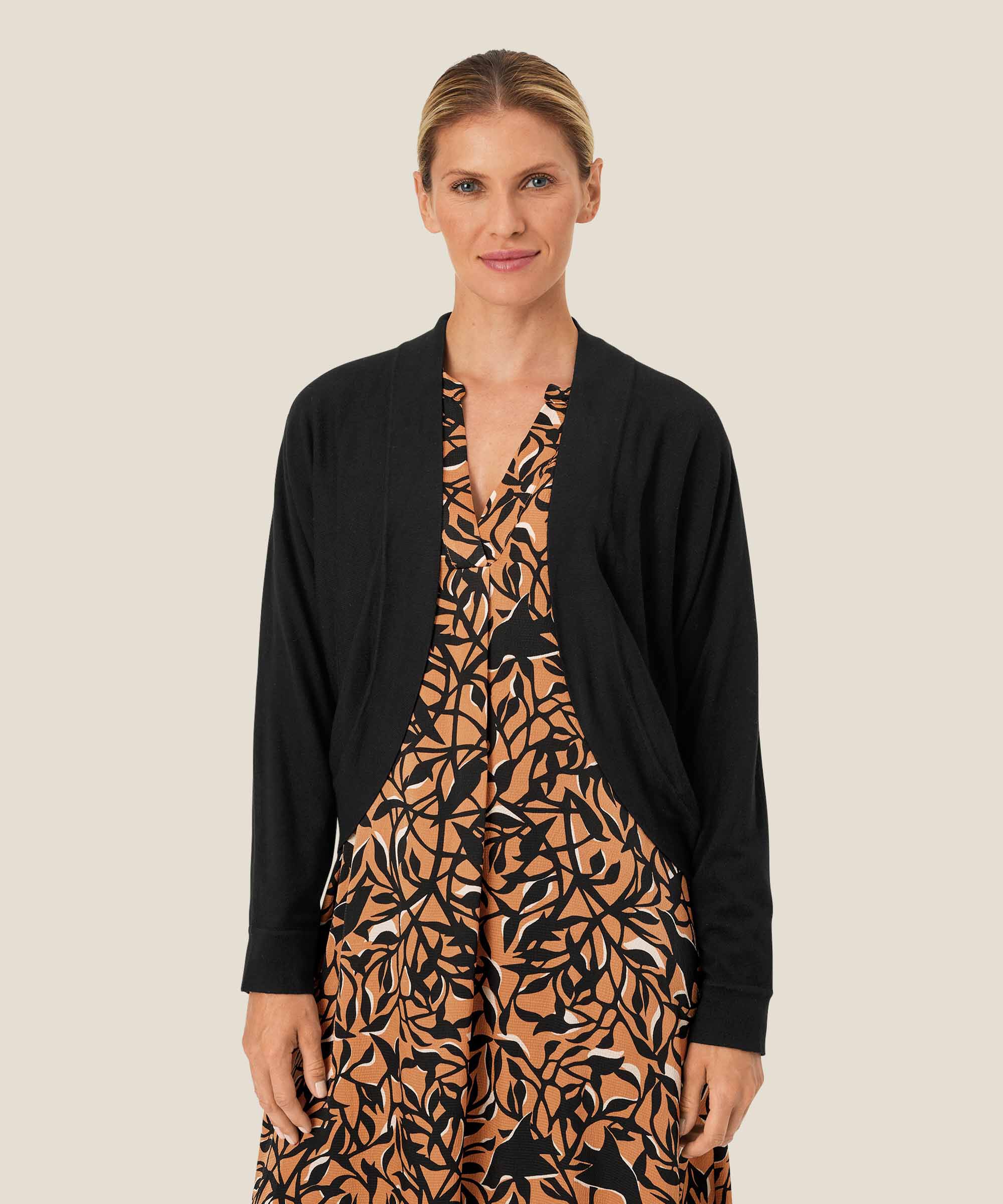 cardigan en maille fine avec devant arrondi, Black