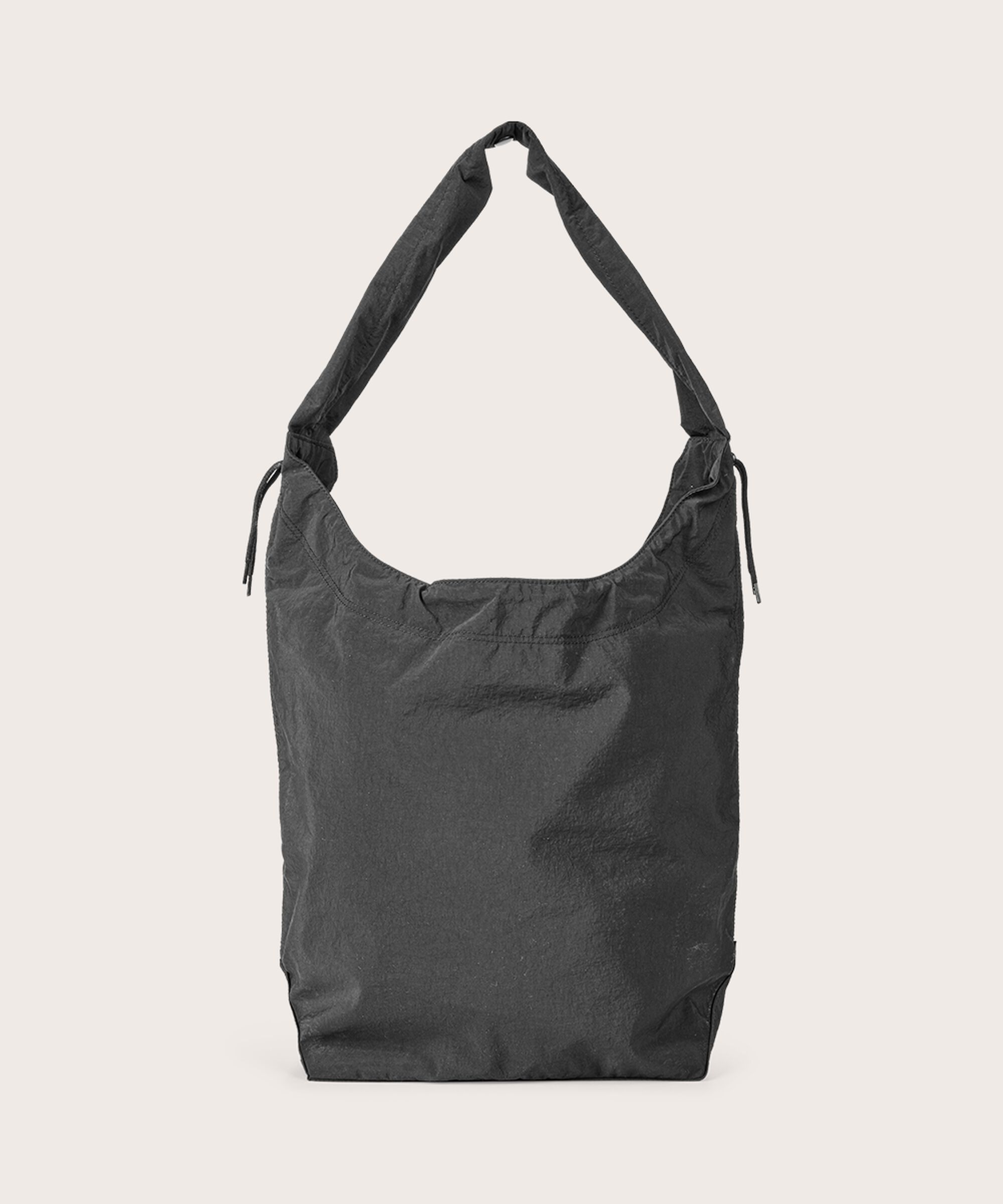 sac avec large bandoulière et fermeture zippée, Black