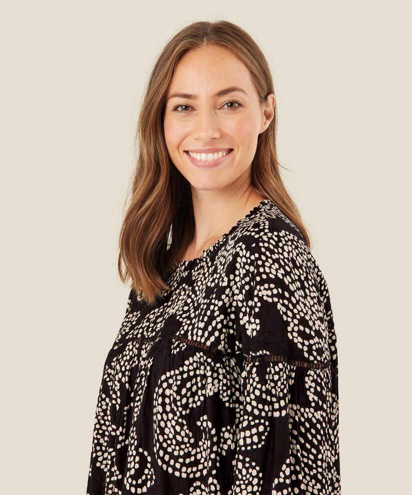blouse avec volants au cou et dentelle, Black