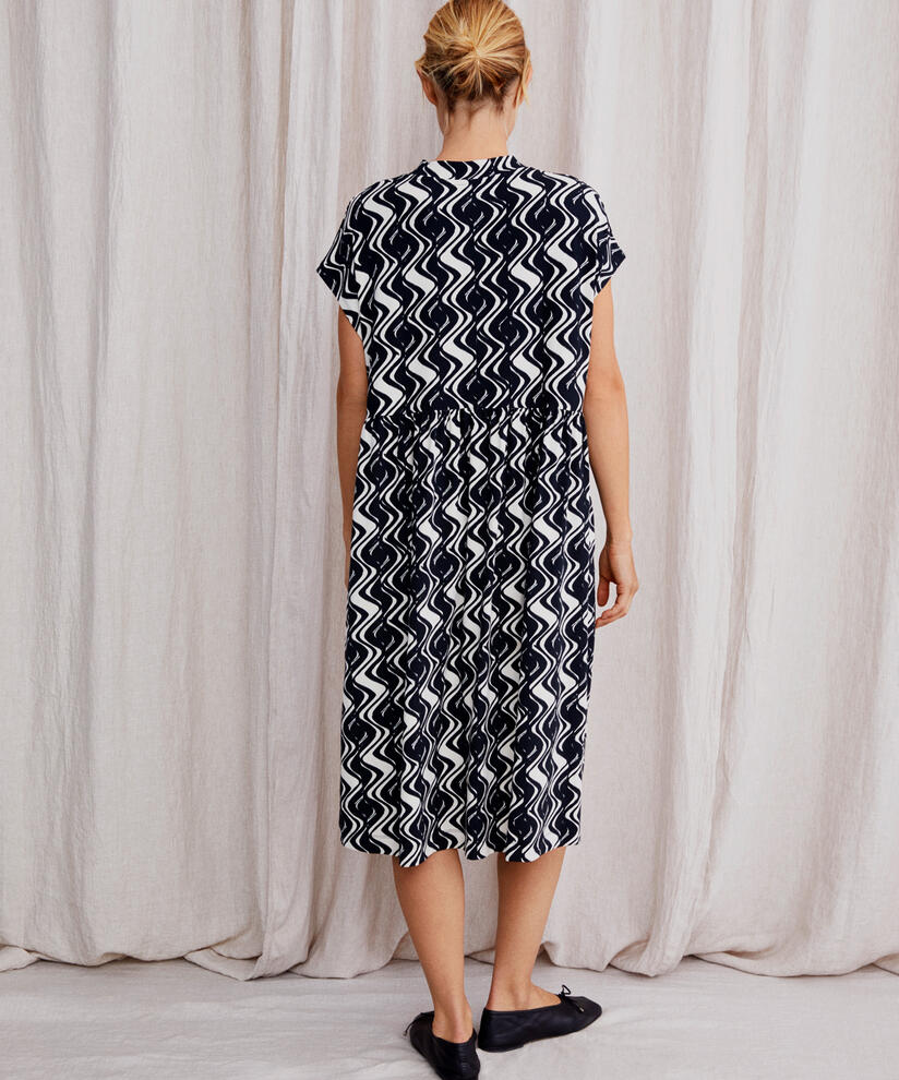 robe en jersey avec taille élastique et poches fendues, Black