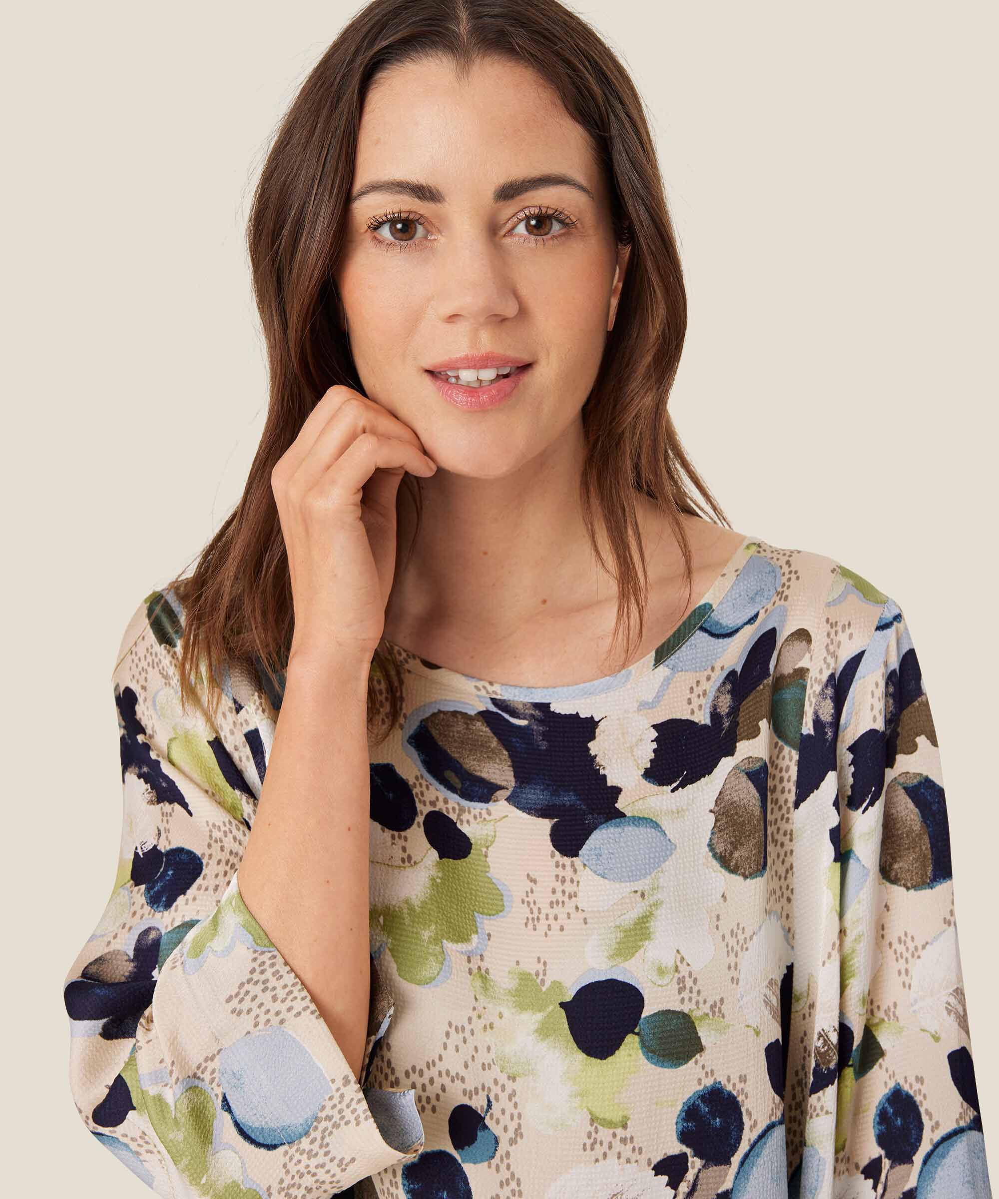 Robe En Viscose Avec Un Bouton Au Cou, Fog