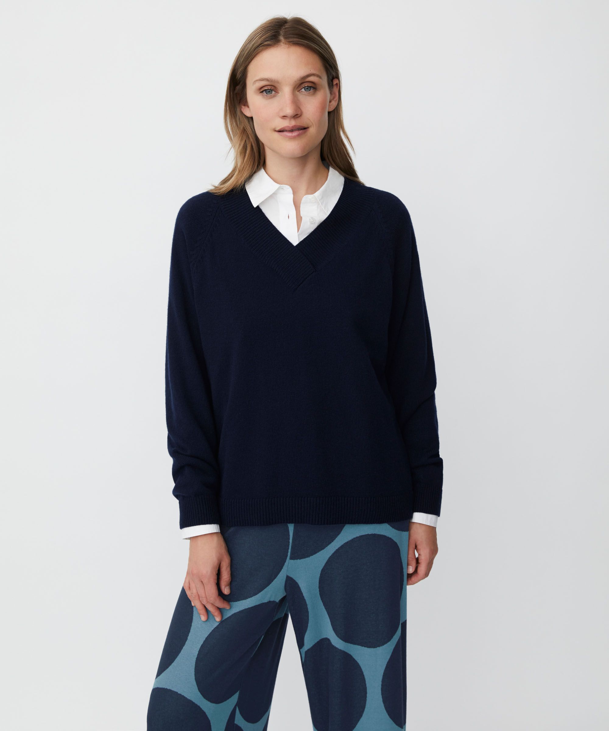 pull en laine mélangée avec col en V profond, Navy Blazer