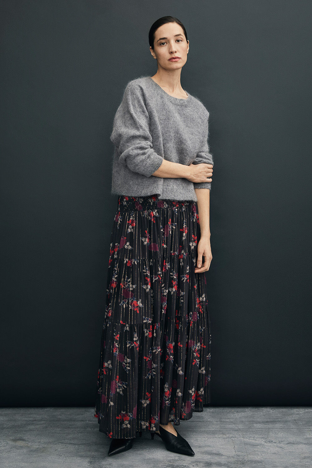 Pull en laine et mohair &agrave; col rond - Quiet Shade, Jupe fleurie en viscose &agrave; taille smock&eacute;e - Black