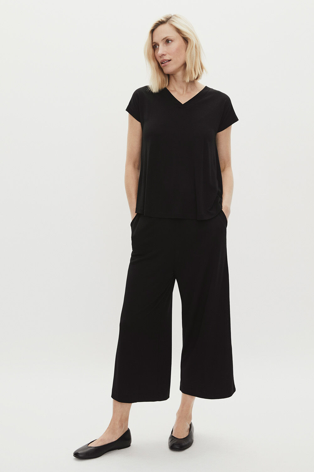 pantalon court en jersey avec taille &eacute;lastique - Black, T-shirt En Jersey Col V - Black