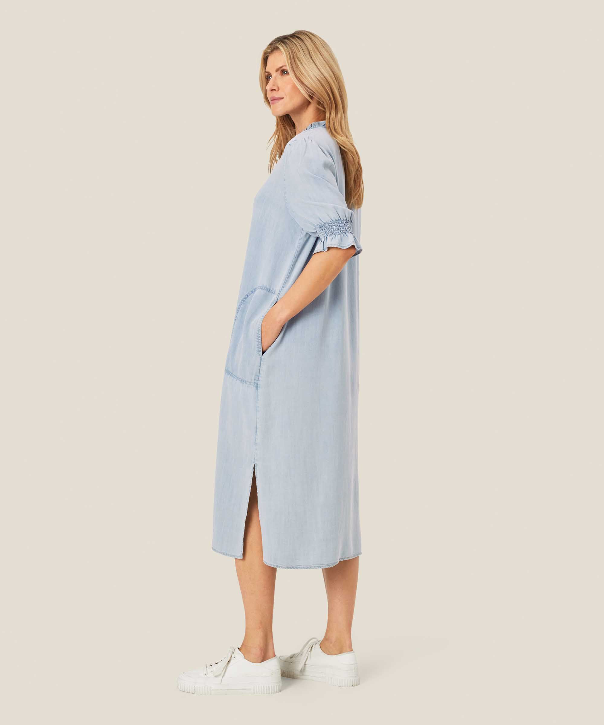 robe en jean avec volants au niveau du cou et poches fendues, Light Denim