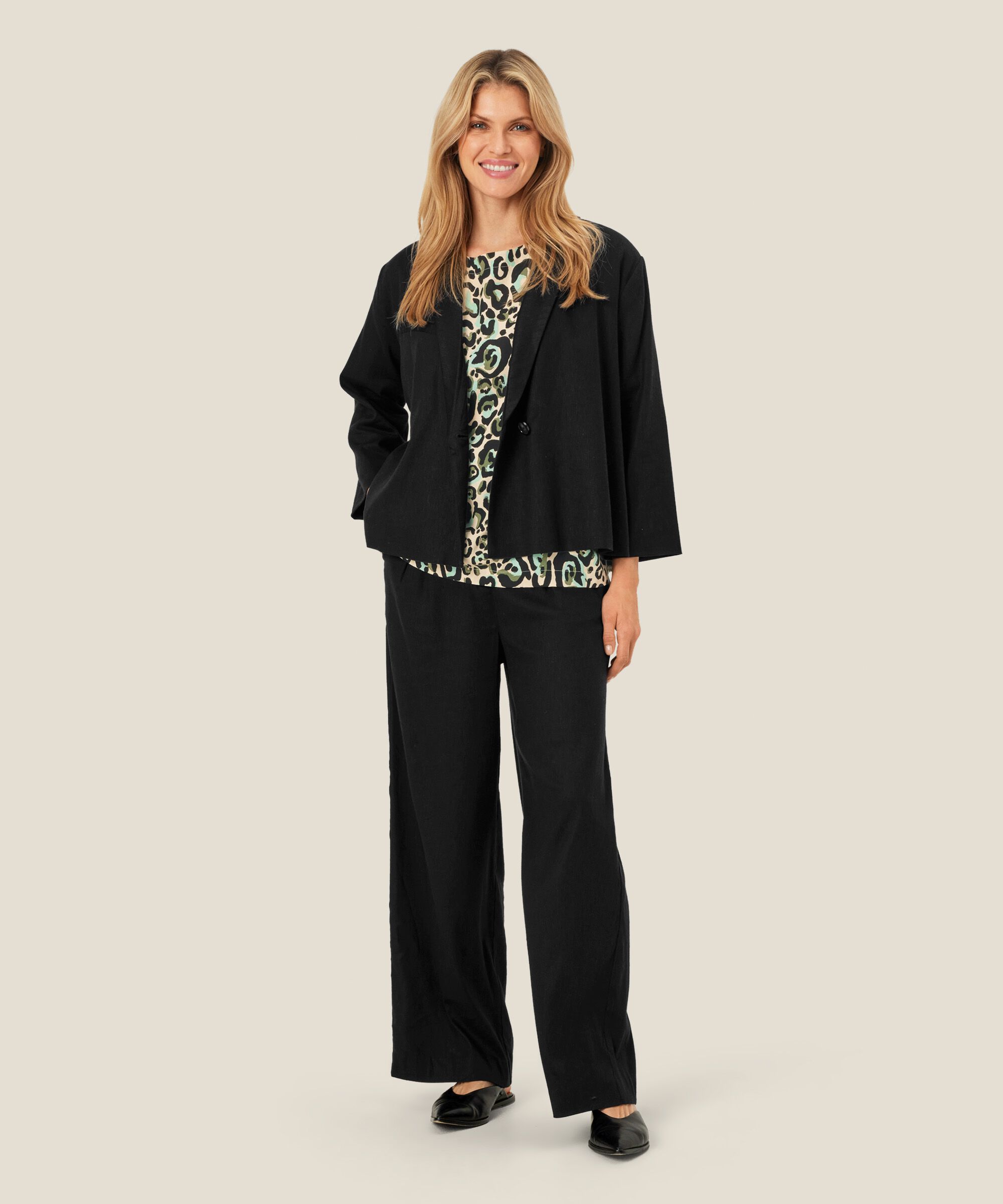 blazer en mélange de lin avec fermeture à un seul bouton, Black