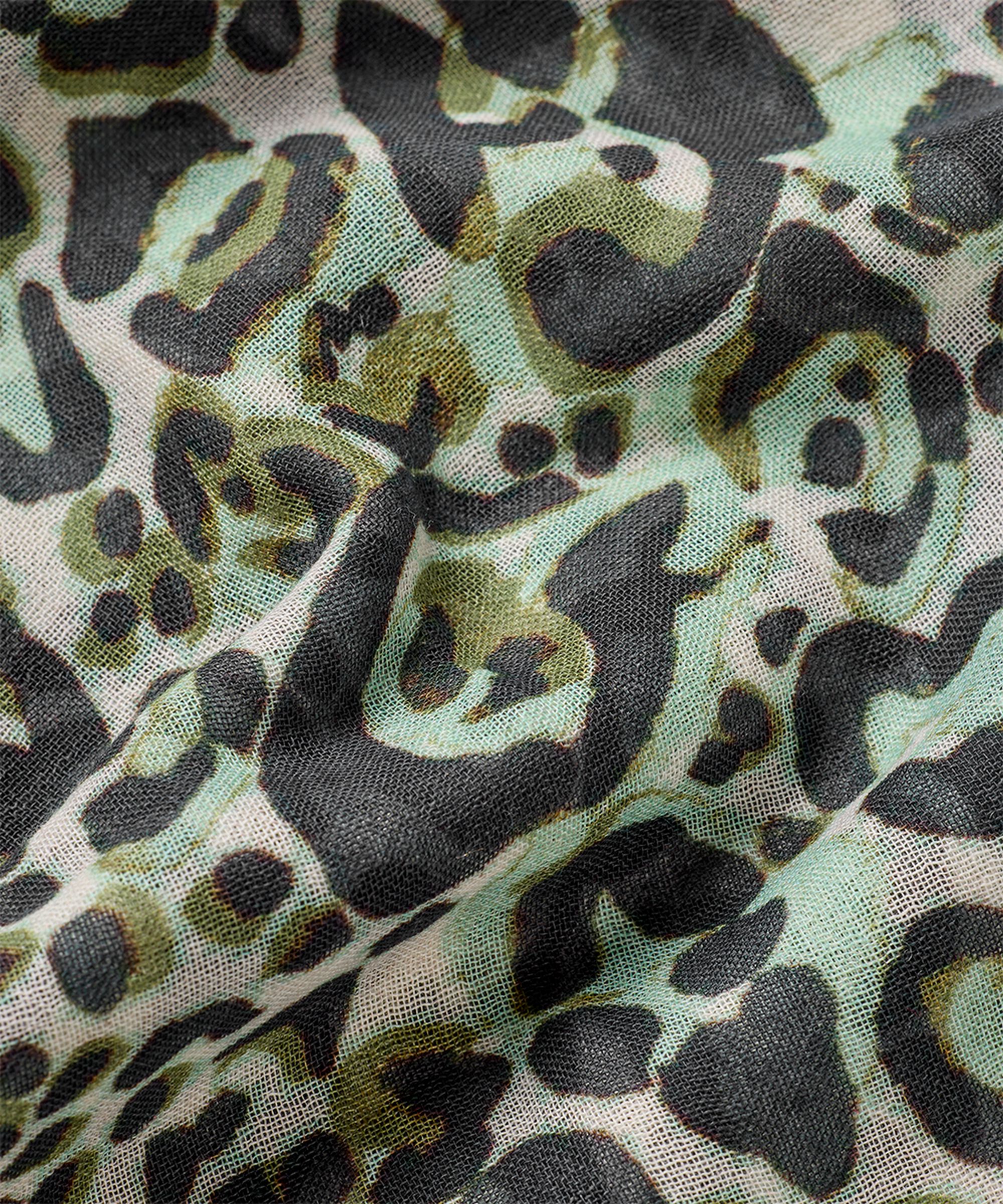 écharpe à imprimé léopard, D. Lichen Green